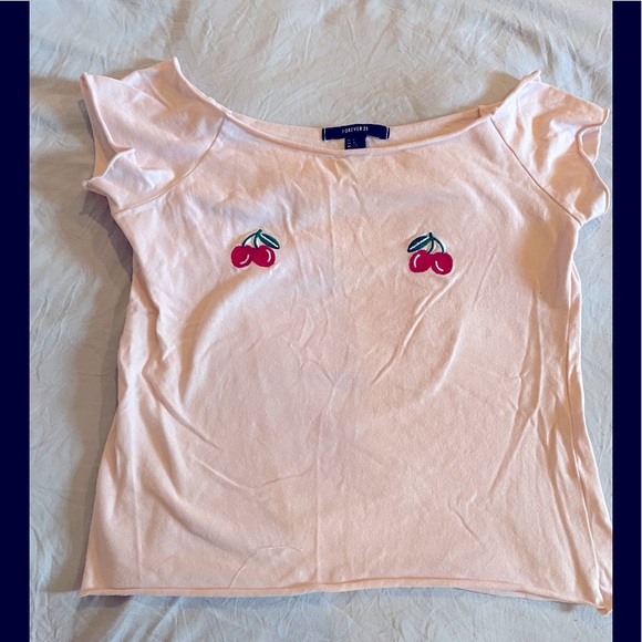 🌼 Forever 21 strawberry cropped shirt size L - Picture 7 of 7